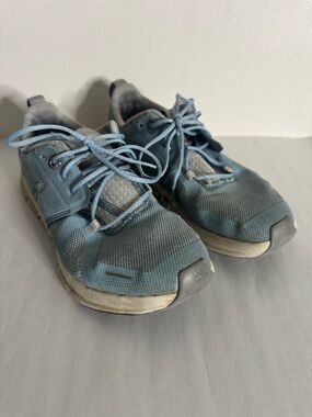 On Running Cloud Sky Youth Girls Sneakers Blue Size 5
